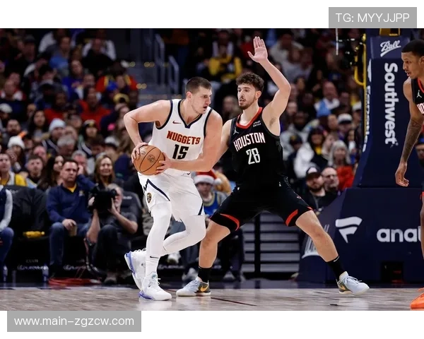 掘金客场险胜活塞，约基奇时间限制下仍砍三双